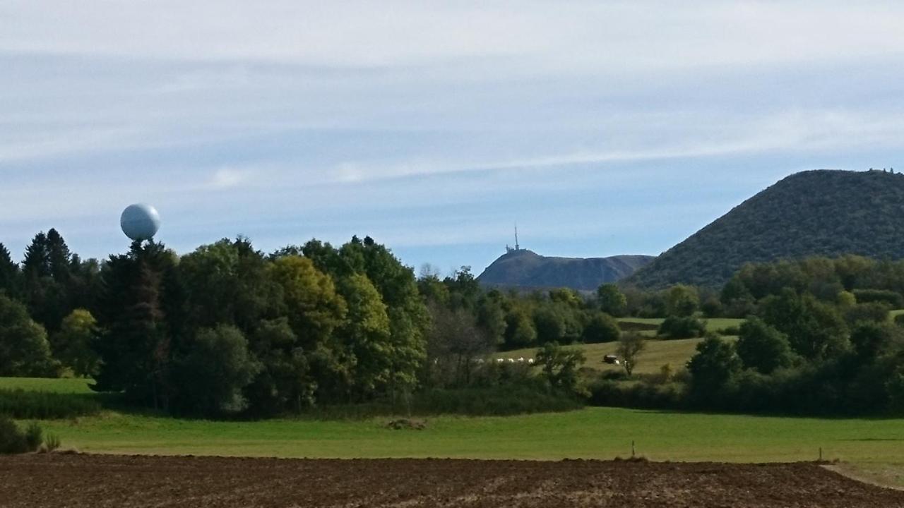 Sejour Au Coeur Des Volcans Saint-Ours  Eksteriør billede